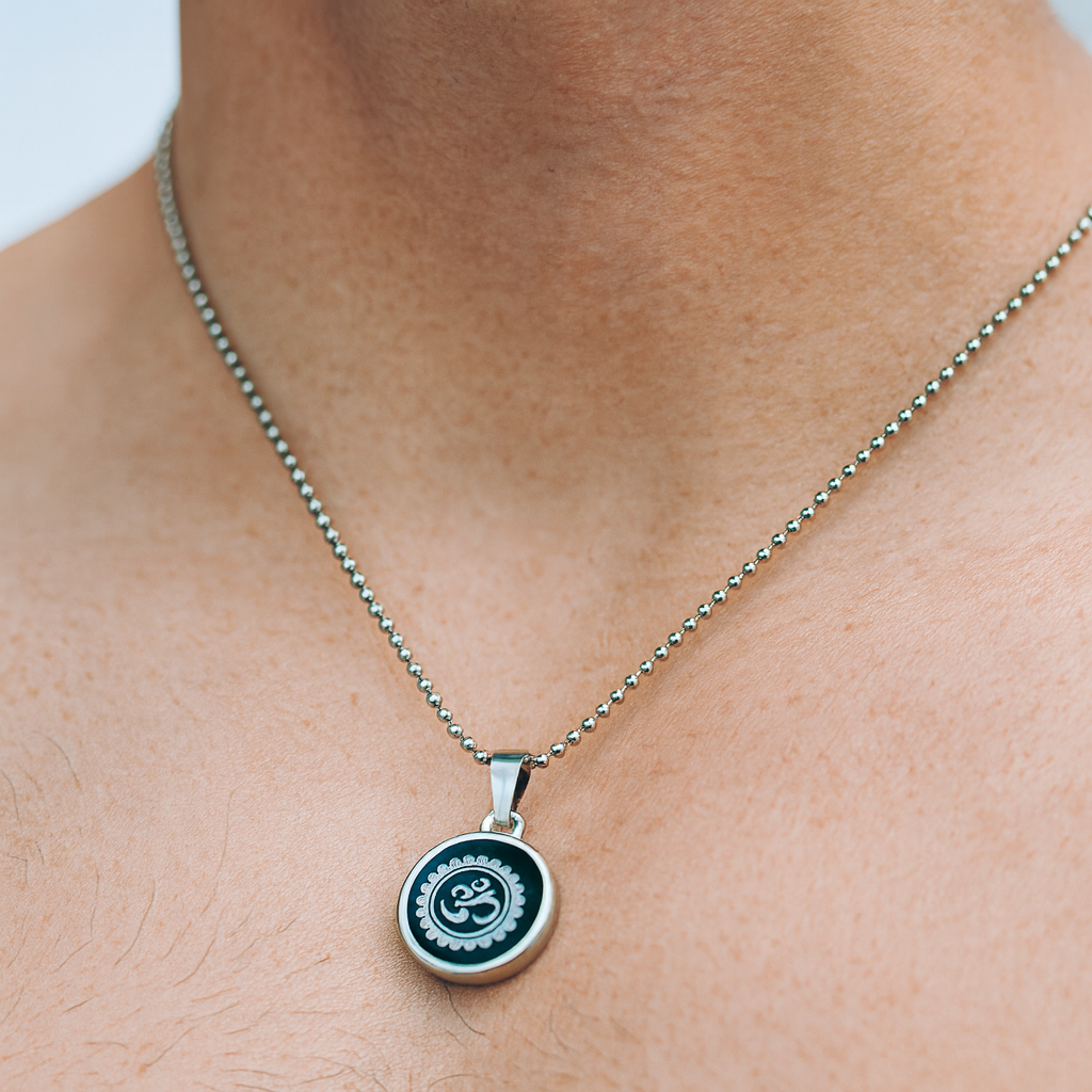 Urthn OM Chain Pendant For Men