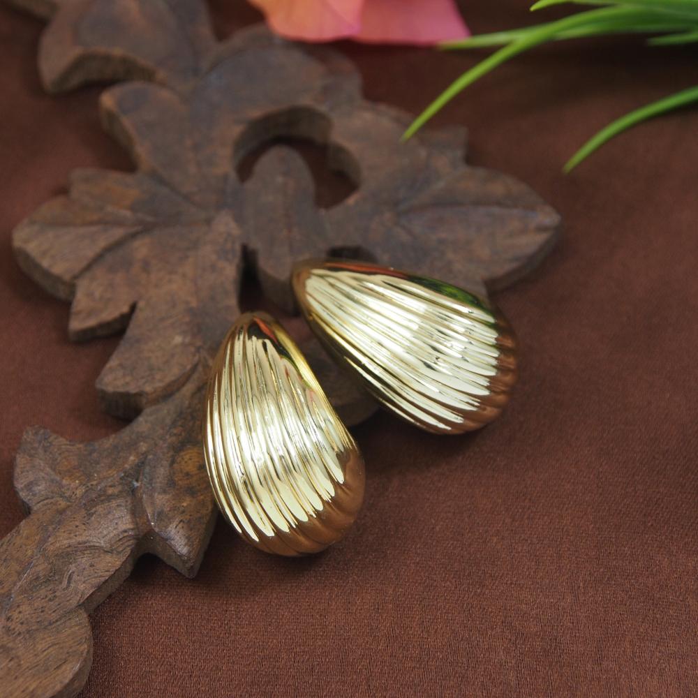 Etnico Gold Plated Lightweight Stud Earrings For Women (E3280FL)