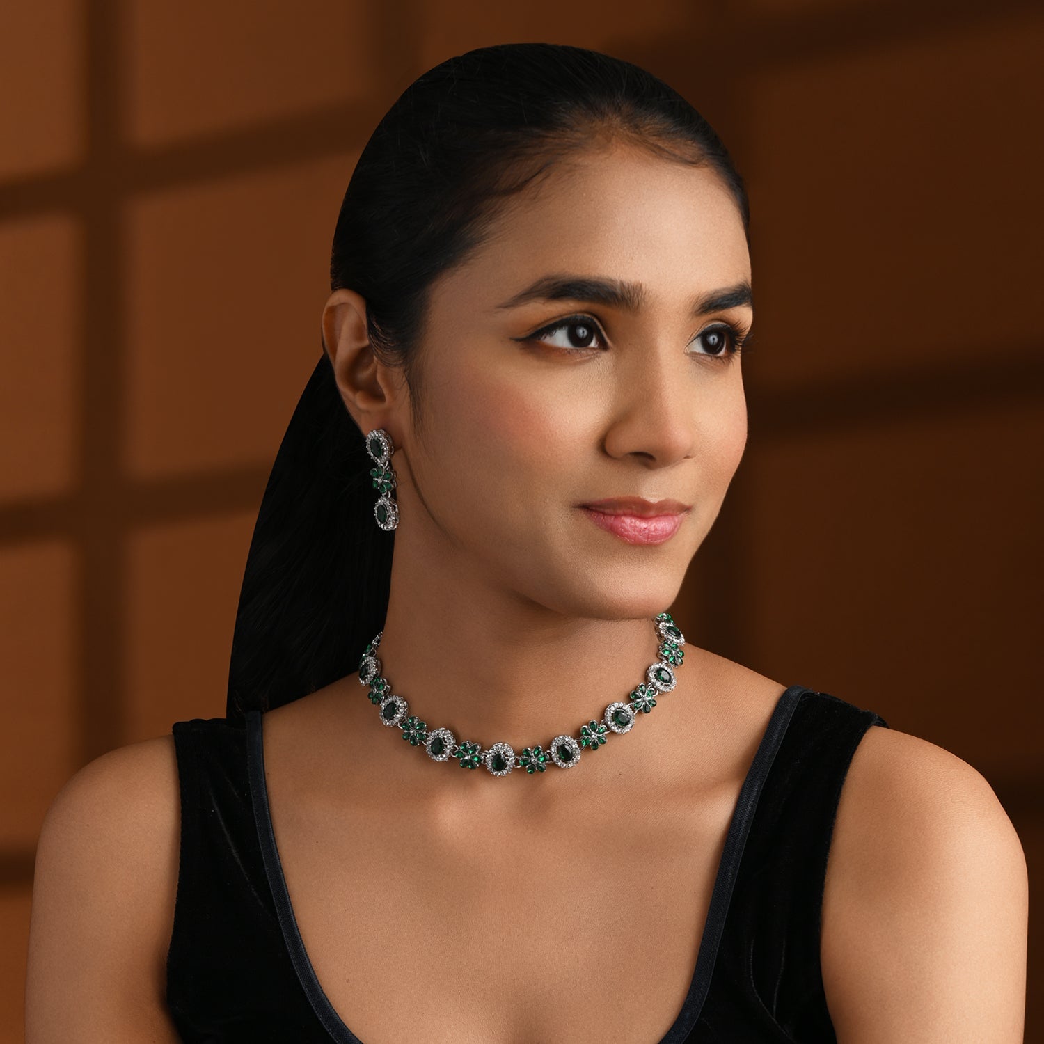 Etnico Silver Plated Traditional Stone Design Necklace Set with Earrings & Maang Tika for Women (Silver Green)