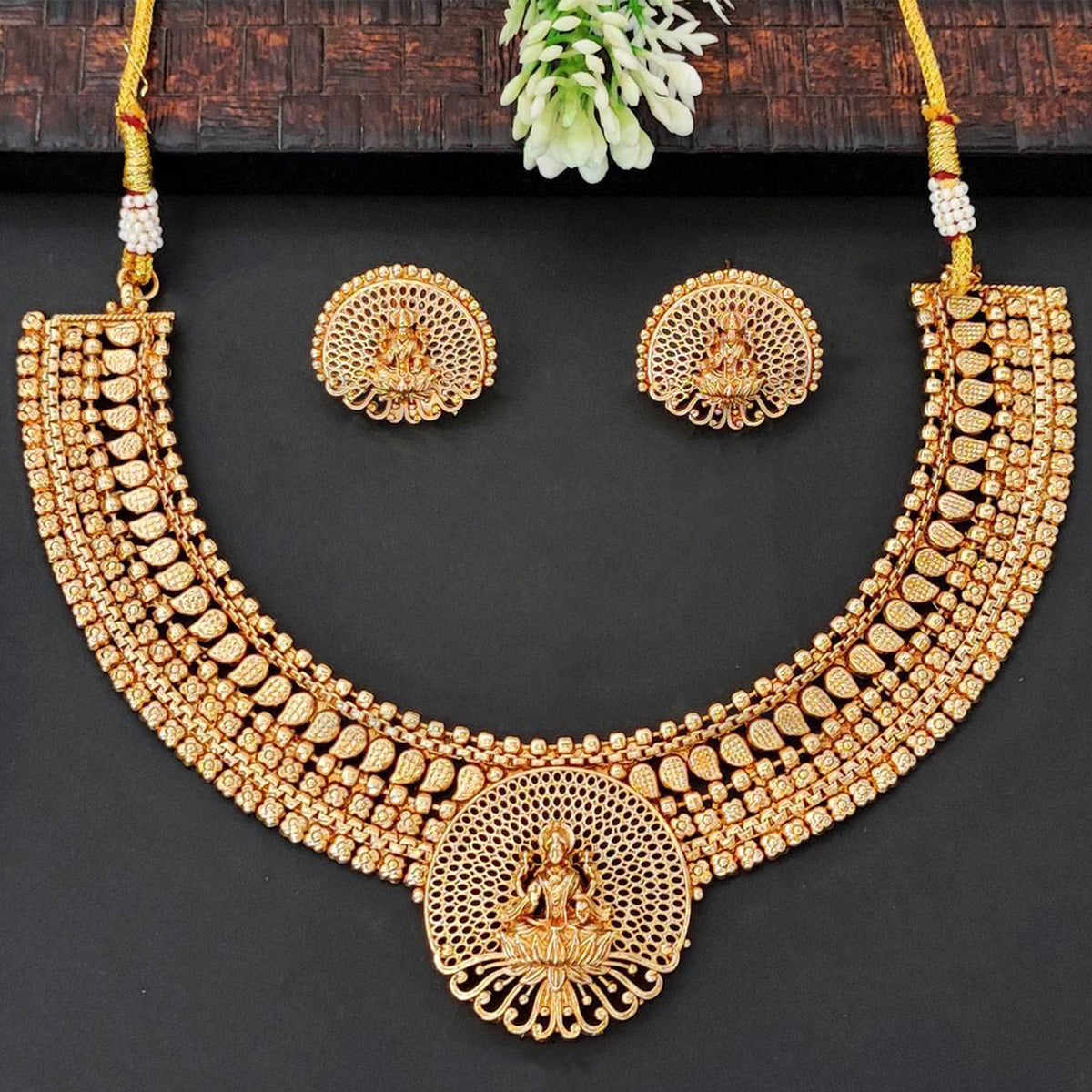 Js Fashion Beautiful Pota Stone And Pearl Necklace Set With Maching Earrings