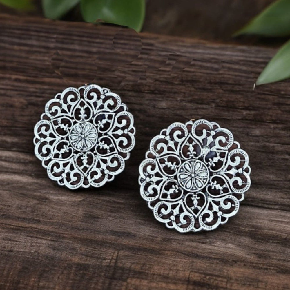Bevy Pearls Graceful Austrain Stone Stud Earrings