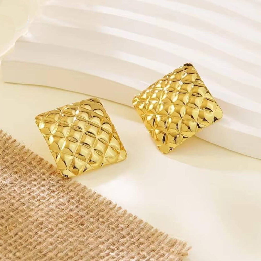 Bevy Pearls Quilted Finish Stud Earrings