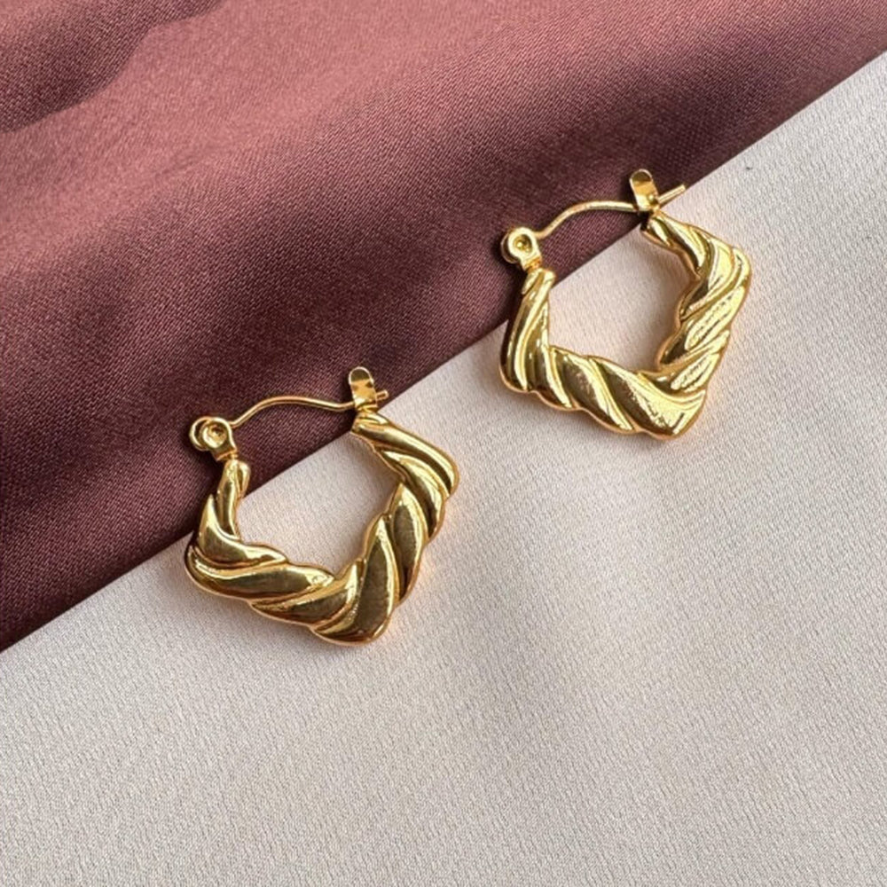 Bevy Pearls Quilted Finish Stud Earrings