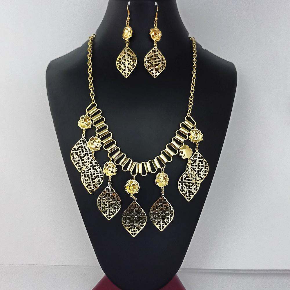 Urthn Gold Plated Statement Necklace Set - 1106010A