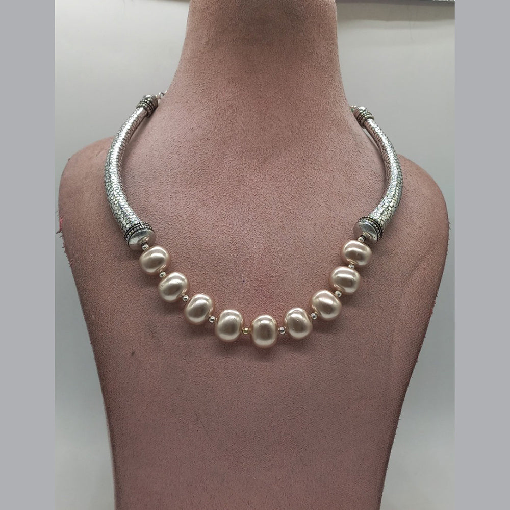 MG Beads Shellpearl Hasli Necklace
