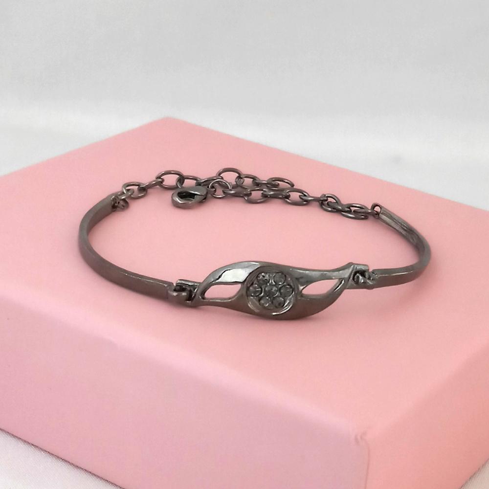 Urthn Black Plated Floral Adjustable Bracelet - 1400553