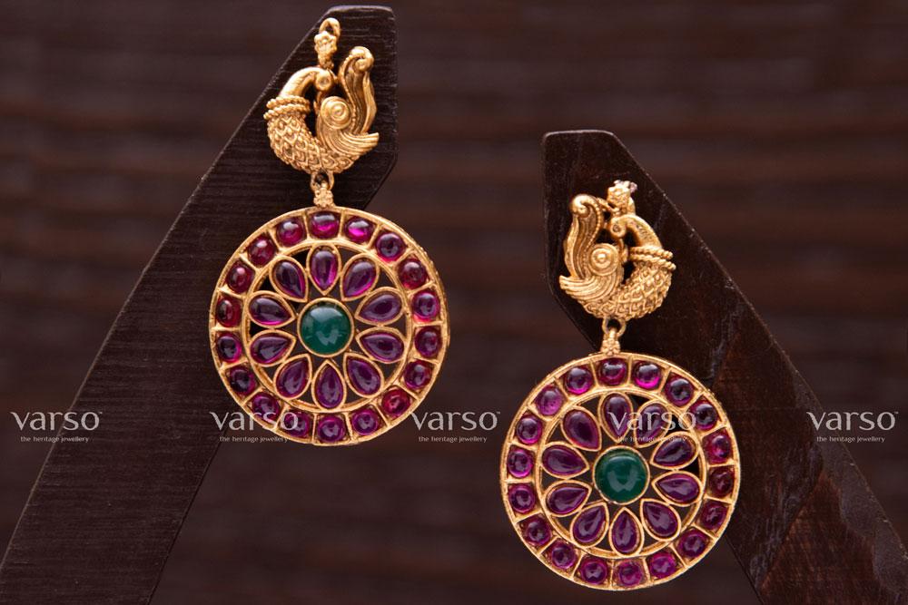 Varso Kempu & Emerald Gold Alloy Dangler Earrings - 211109