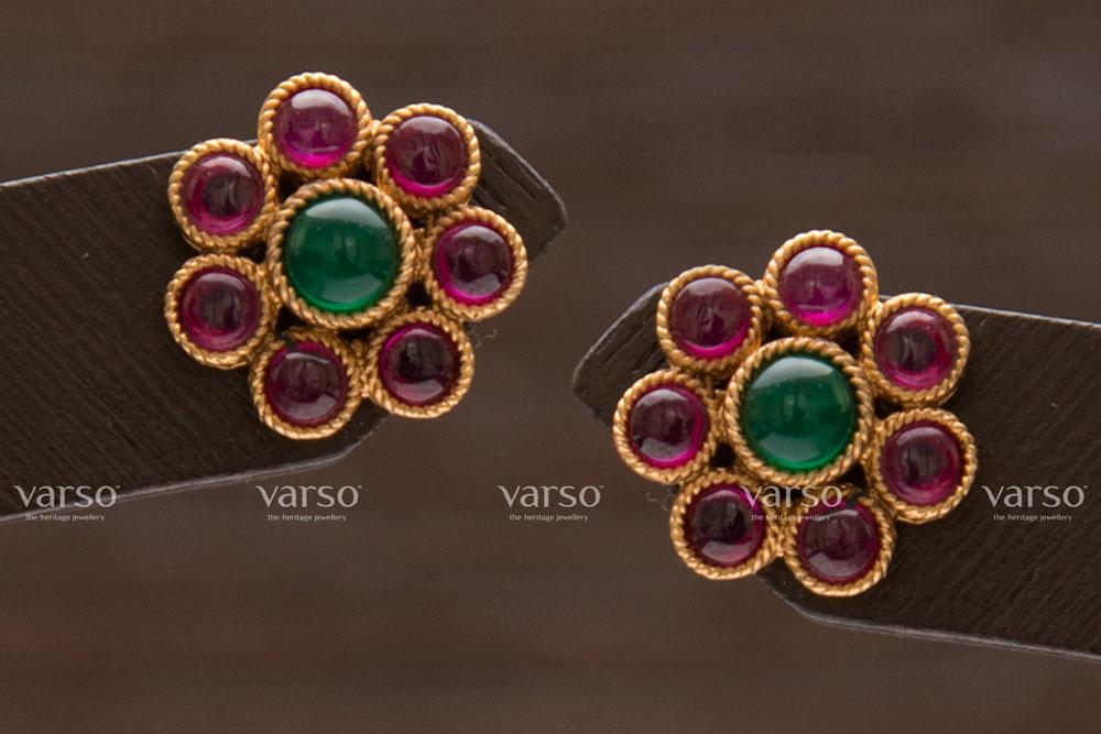 Varso Kempu & Green Gold Alloy Studs Earrings - 211220