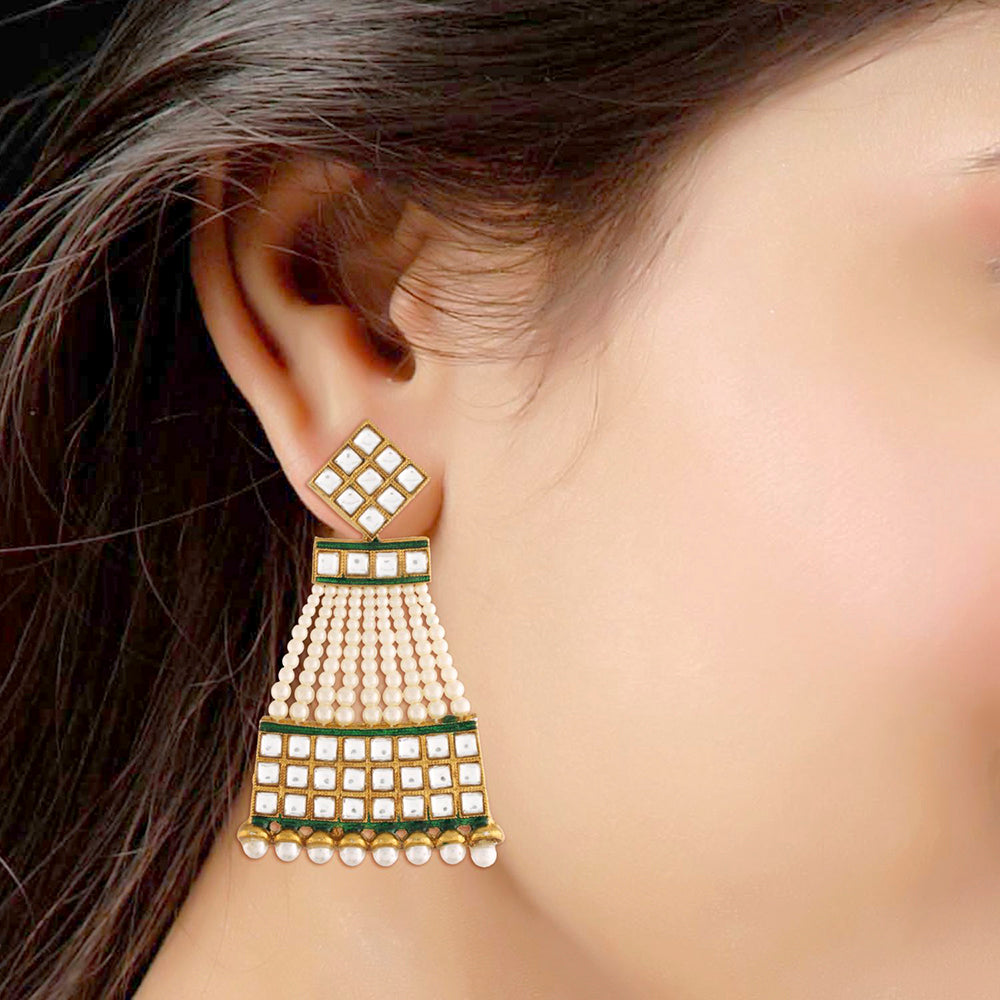 Etnico 18K Gold Plated Traditional Handcrafted Beaded Earring Glided With Kundan & Pearls (E2790)