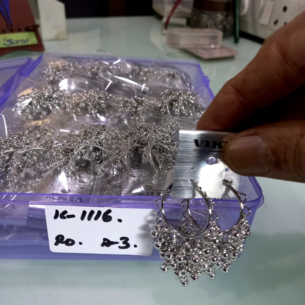 Viky Gold Hoop Earrings