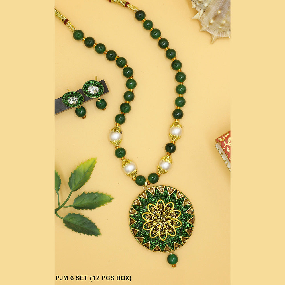 Mahavir Kundan Stone Necklace Set