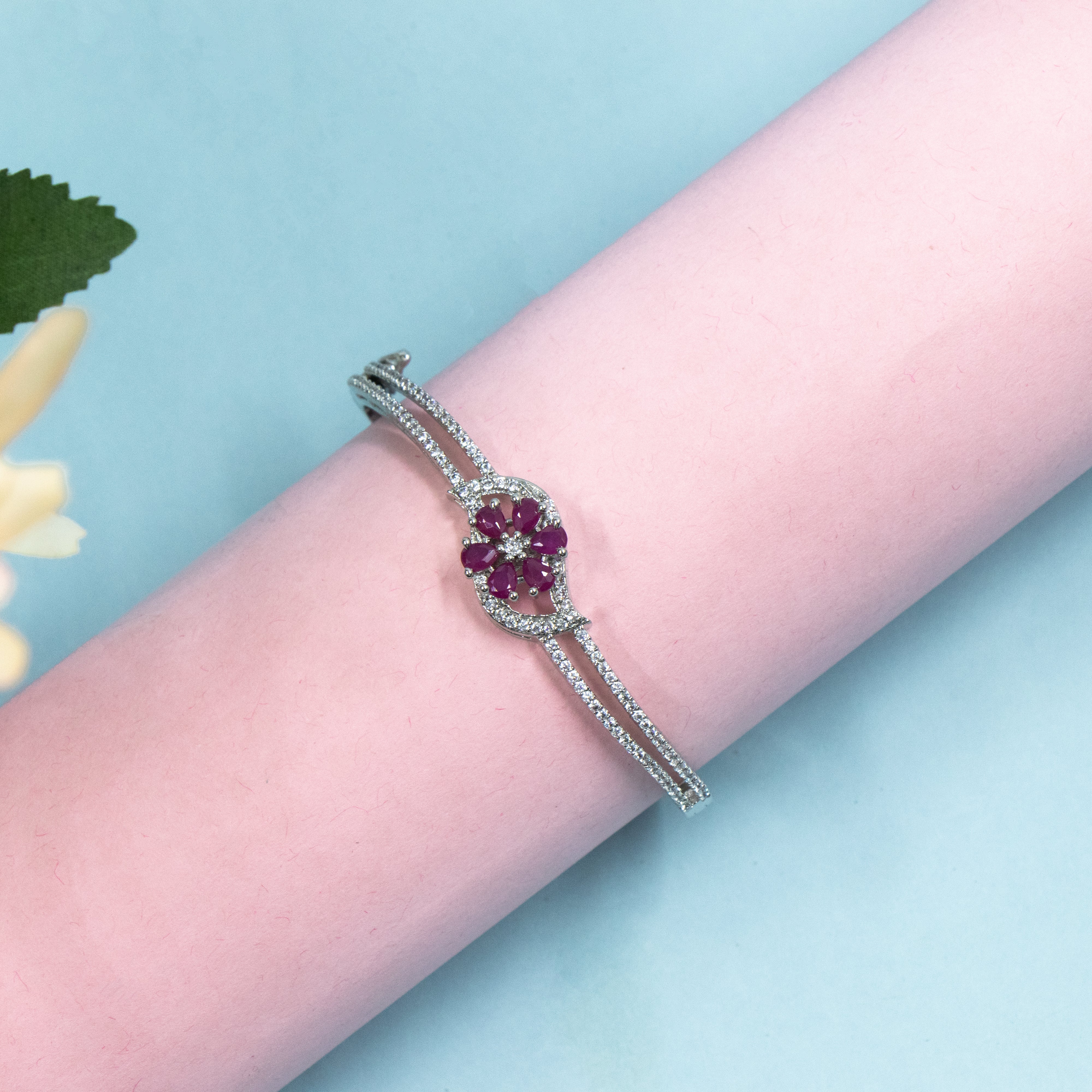 Nipura Zircon Petunia Pink Bracelet