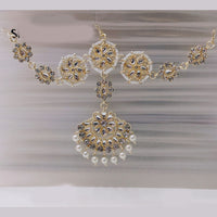 Tip Top Jewellers Gold Plated Kundan And Pearl Sheeshphool