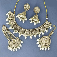 Corbeda Fashion Elegant Gold Plated Sparkling Austrian Stones And Beads Necklace Set