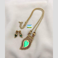 Manisha Jewellery Paisley-Inspired Kundan Necklace – Ethnic Heritage Style