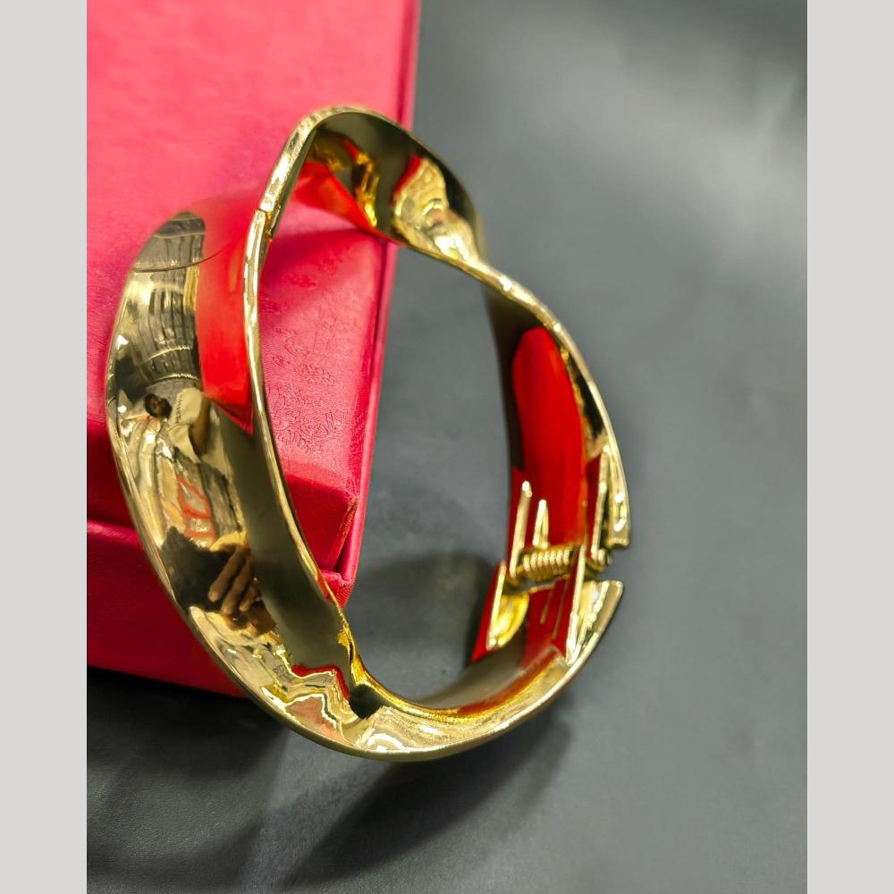 Manisha Jewellery Classic Hammered Texture Gold-Plated Openable Bangle