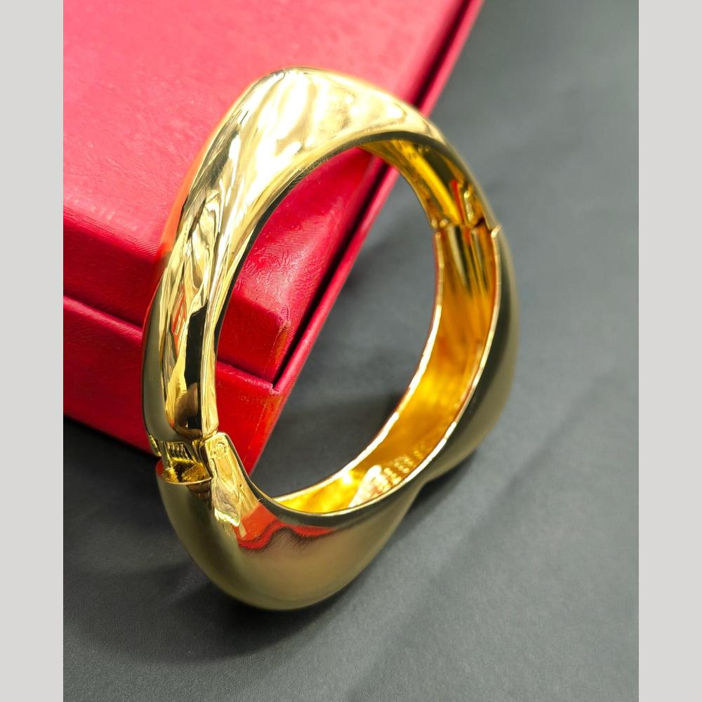 Manisha Jewellery Contemporary Gold-Plated Bracelet for Office & Parties