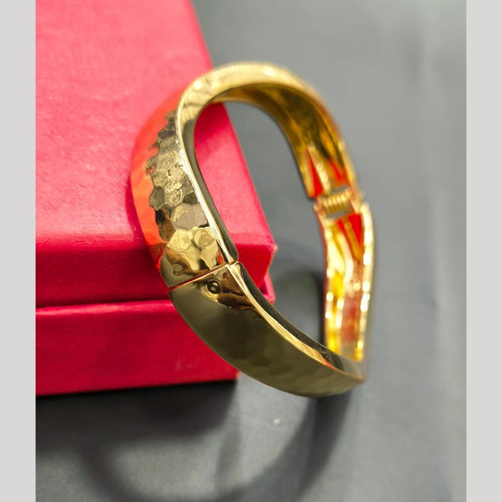 Manisha Jewellery Contemporary Gold-Plated Bracelet for Office & Parties