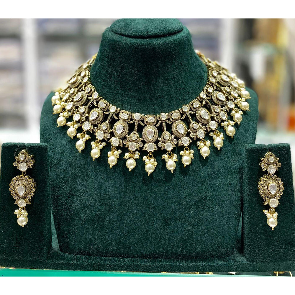 Manisha Jewellery Eyes Catching Traditional Kundan and Beads Necklace Set