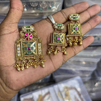 Manisha Jewellery Premium Classic Pota Stone And Pearl Pendant Set
