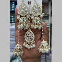 Manisha Jewellery Grand Kundan Stone And Beads Jhumki Earrings With Maangtikka