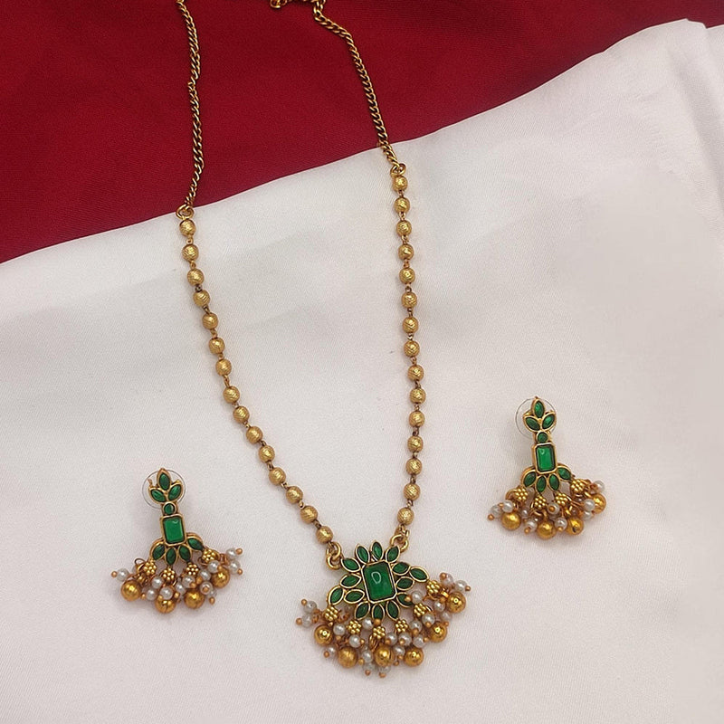 Lucentarts Jewellery Gold Plated Kundan Stone And Pearls Necklace Set