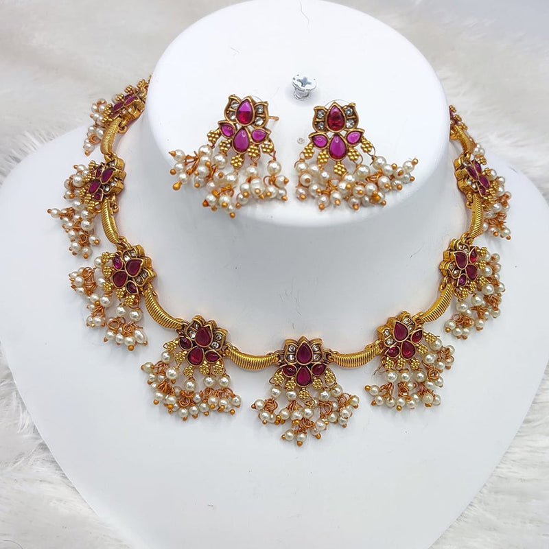 Lucentarts Jewellery Gold Plated Kundan Stone And Pearls Choker Necklace Set