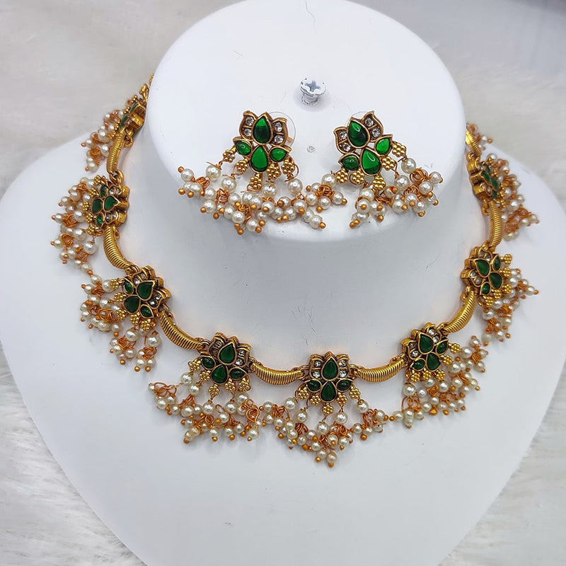 Lucentarts Jewellery Gold Plated Kundan Stone And Pearls Choker Necklace Set