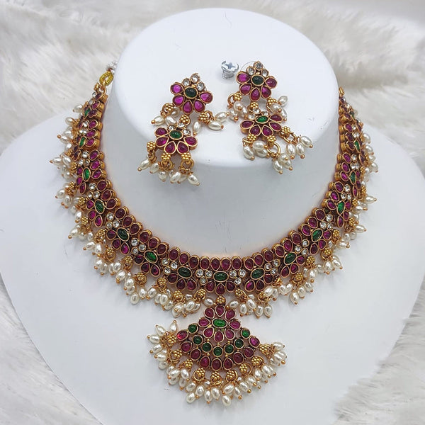 Lucentarts Jewellery Gold Plated Kundan Stone And Pearls Choker Necklace Set