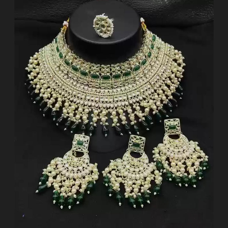 Lucentarts Jewellery Gold Plated Kundan Stone And Pearls Choker Necklace Set