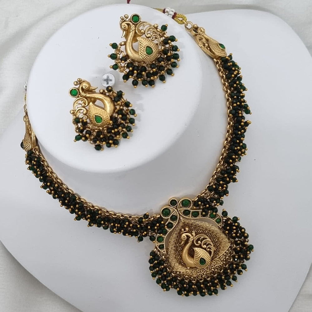 Lucentarts Jewellery Elegant Pota Stone and Pearl Necklace Set
