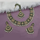 Lucentarts Jewellery Gold Plated Crystal Stone And Pearl Necklace Set