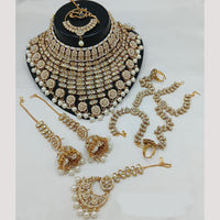 Lucentarts Jewellery Gold Plated Kundan Stone And Beads Semi-Bridal Necklace Set