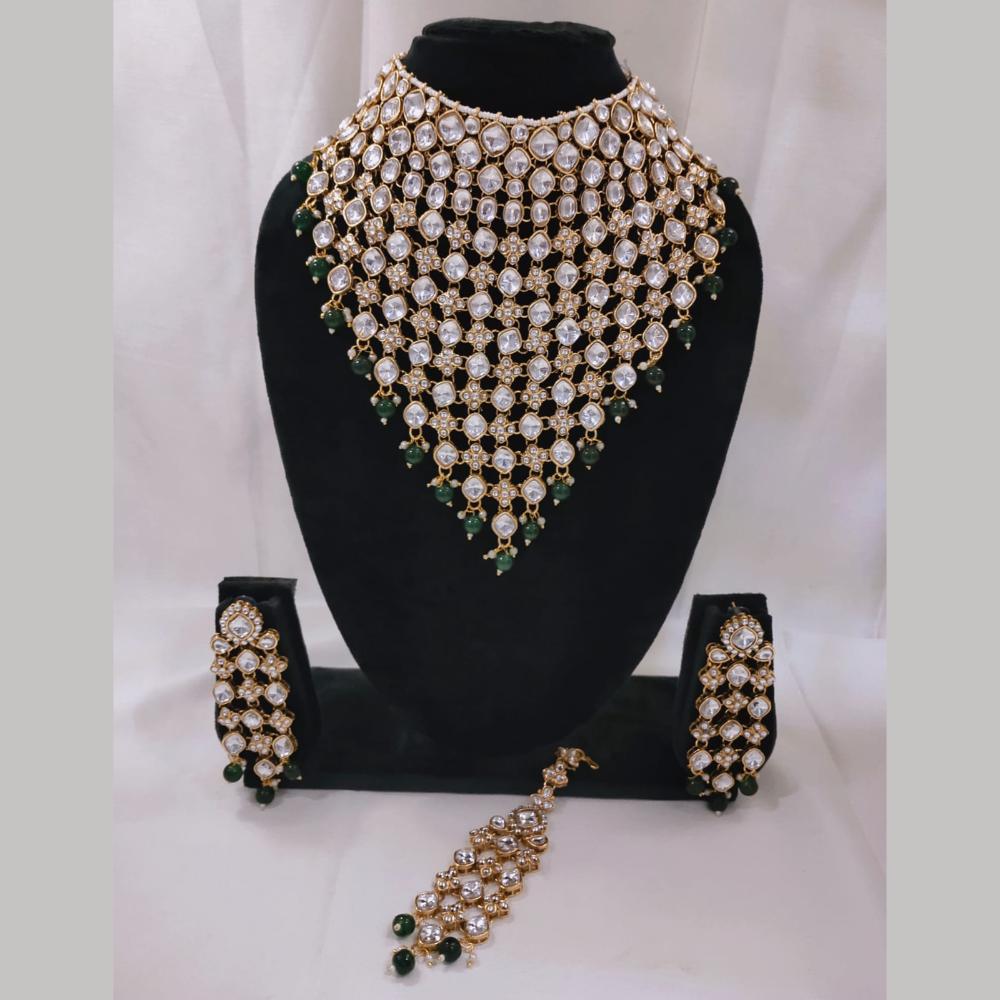 Lucentarts Jewellery Gold Plated Kundan Stone Pearls And Beads Choker Necklace Set