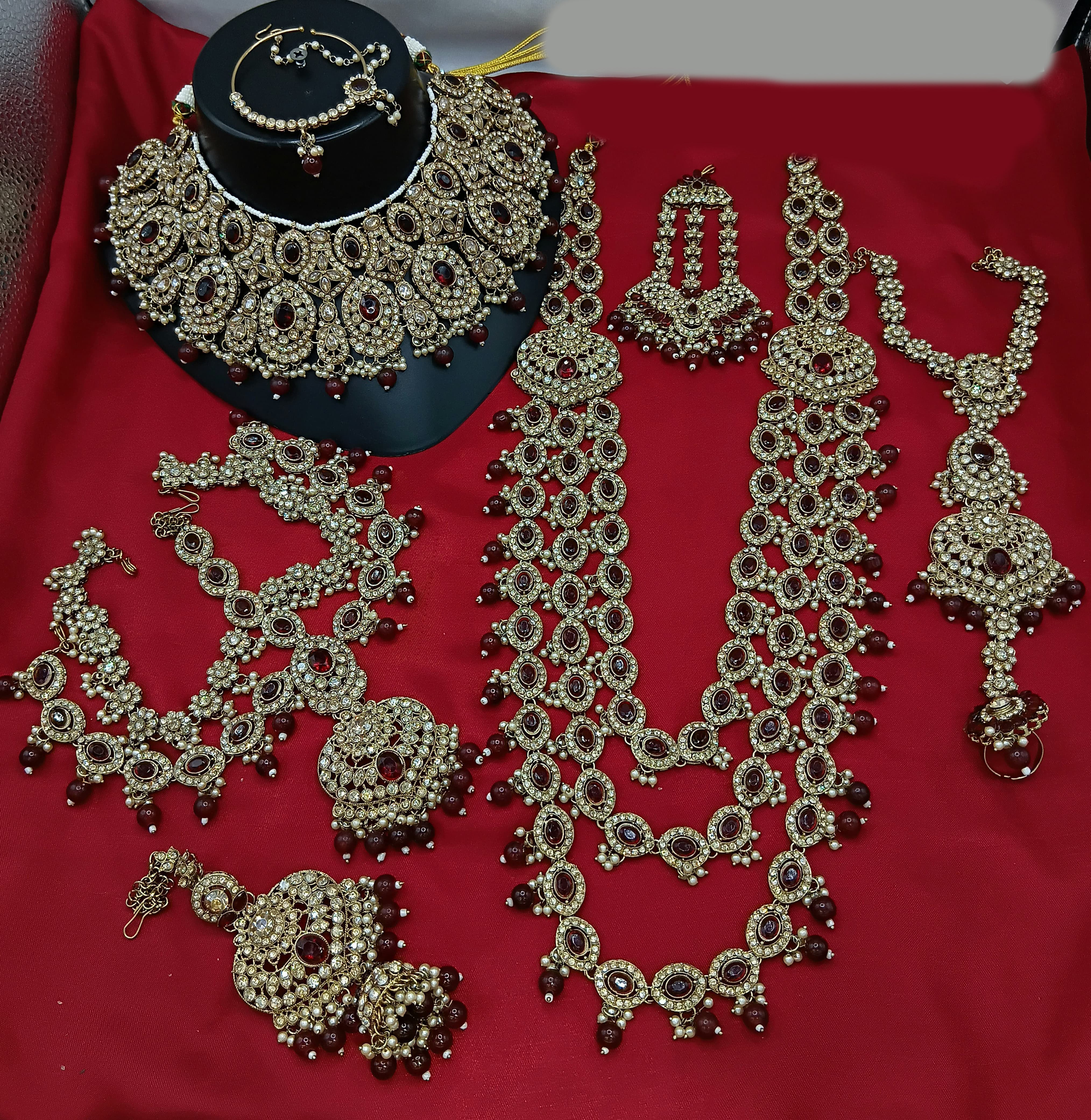 Lucentarts Jewellery Gold Plated Austrian Stone And Beads Bridal Set