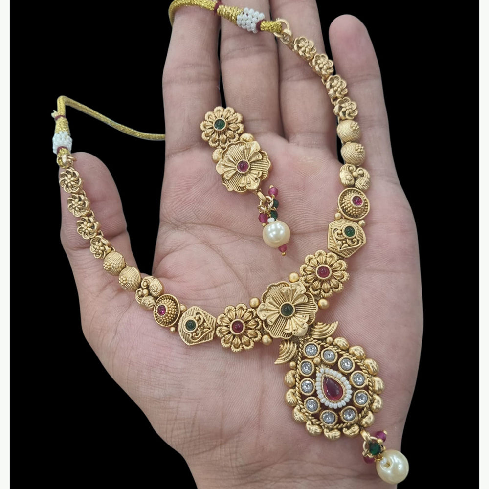 Lucentarts Jewellery Glamorous Pota Stone And Pearl Necklace Set