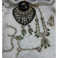 Lucentarts Jewellery Opulent Kundan Stone Pearl And Beads Bridal Jewellery Set