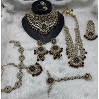 Lucentarts Jewellery Opulent Kundan Stone Pearl And Beads Bridal Jewellery Set