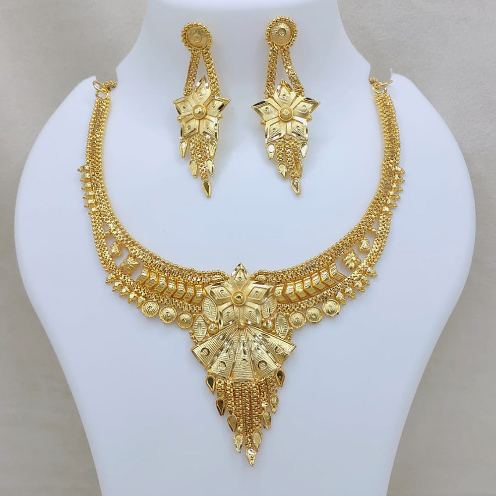 Lucentarts Jewellery  Gold Forming  Necklace Set