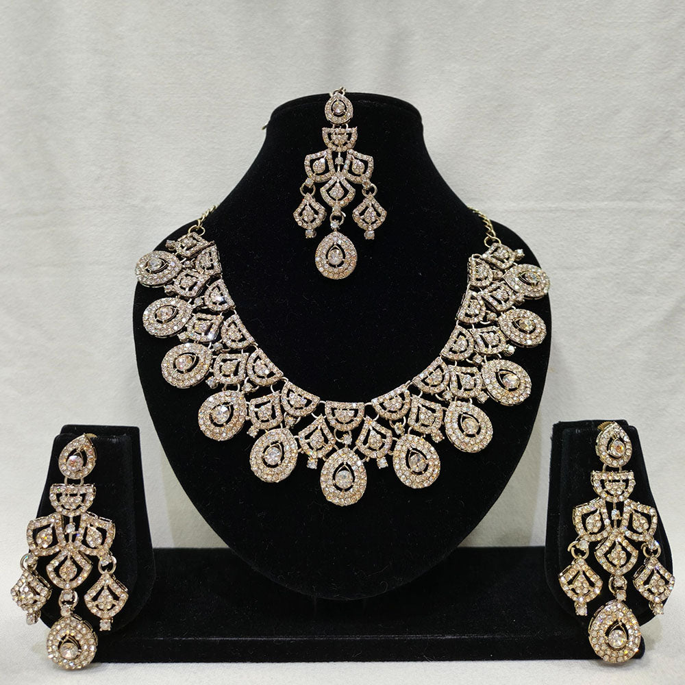 Lucentarts Jewellery Royal Look American Diamond Necklace Set
