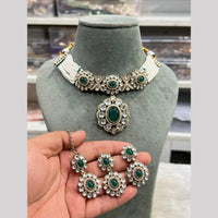 Hira Collections Gold Plated Kundan And Pearls Necklace Set