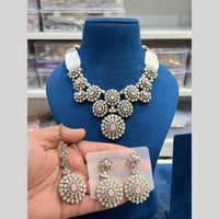 Hira Collections Gold Plated Kundan And Pearls Necklace Set