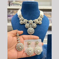 Hira Collections Gold Plated Kundan And Pearls Necklace Set