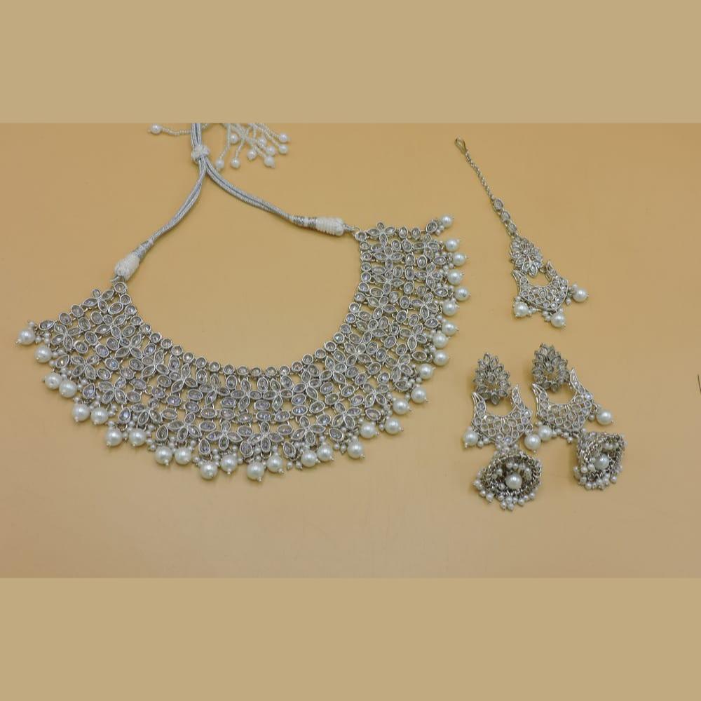 Hira Collections Vintage Charm Crystal & Pearl Necklace for Timeless Style