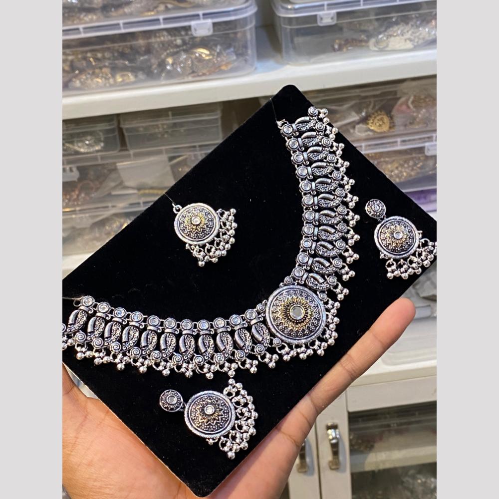 Hira Collections Classic 2 Tone Finish Pearl Necklace Set