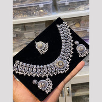 Hira Collections Classic 2 Tone Finish Pearl Necklace Set