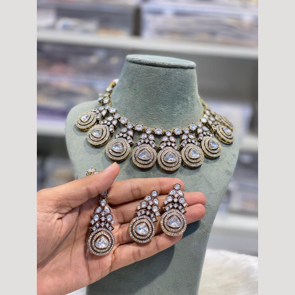 Hira Collections Golden Era Kundan Necklace Set – Ethnic Elegance