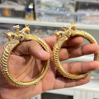 Hira Collections Royal Pota Stone And Pearl Openable Bangles Set