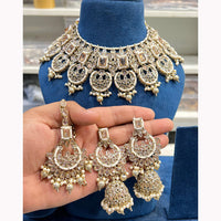 Hira Collections Ethnic Glow Pota And Pearl Necklace Set