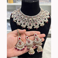 Hira Collections Ethnic Glow Pota And Pearl Necklace Set